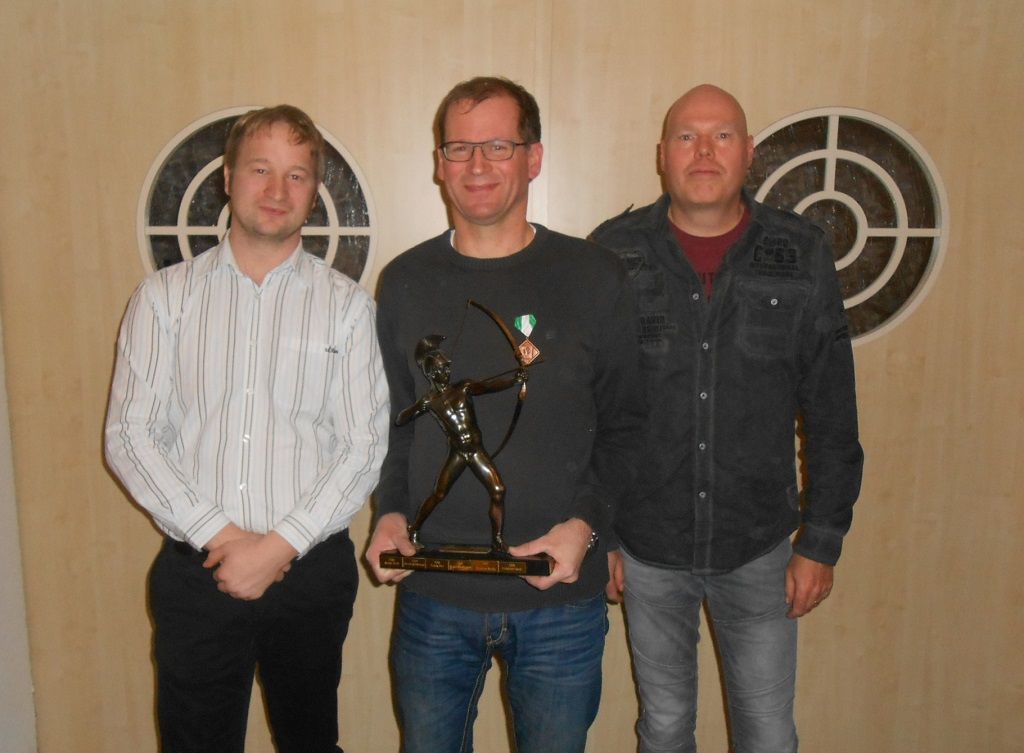 Christian Krienke gewinnt  zum Saisonbeginn den Anschütz