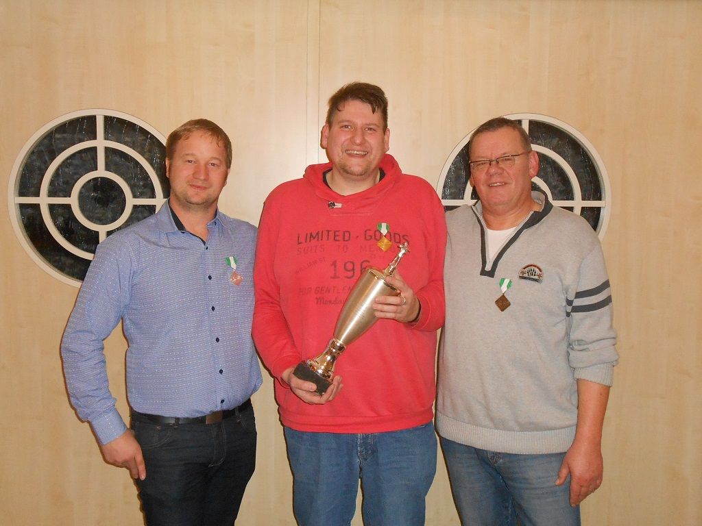 Dirk Thomsen gewinnt den Vorstandpokal