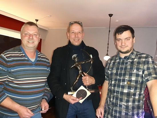 Sven Bode gewinnt den Anschütz zum Saisonauftakt