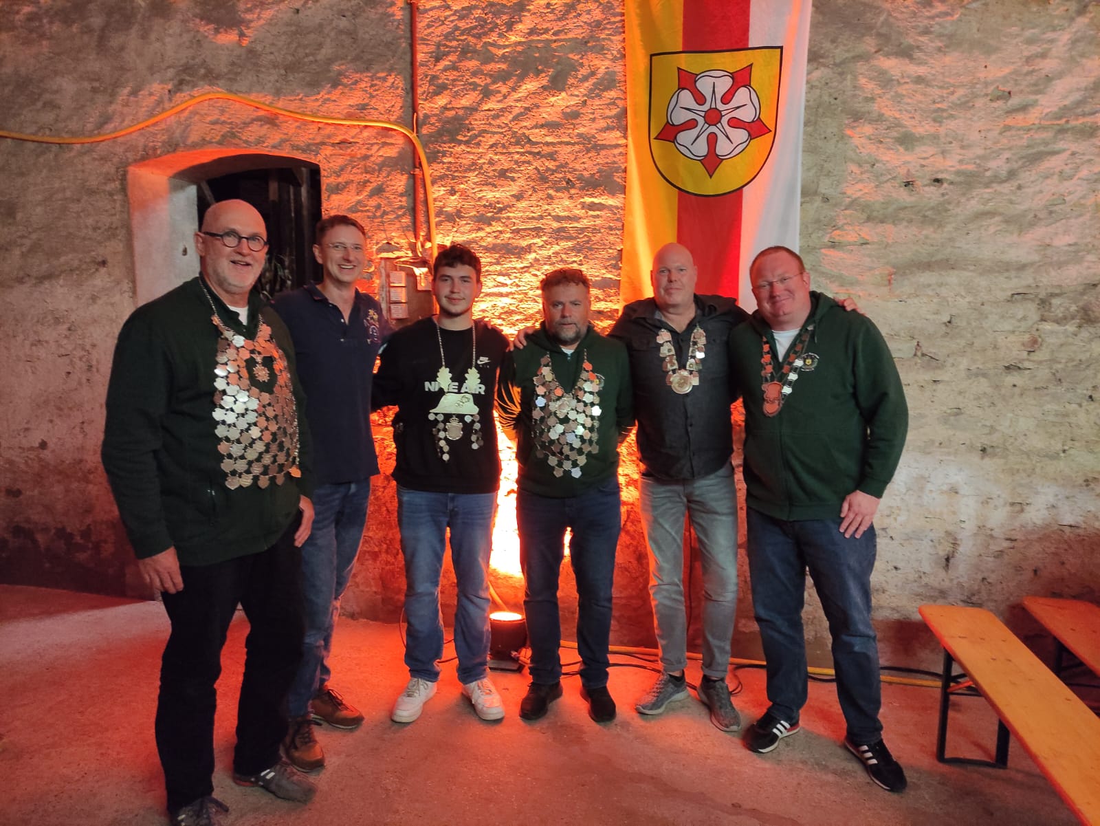 Königsfeier des Eldagser Jägercorps: Stimmungsvolles Fest in Peckers Scheune